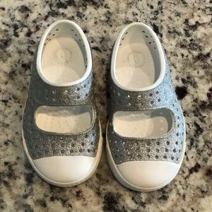 EUC Silver Glitter Natives